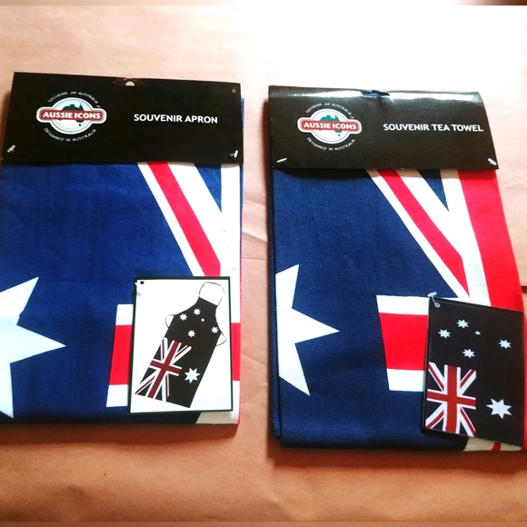 Aussie Icons Other - NWT Apron and tea towel Australian souvenir